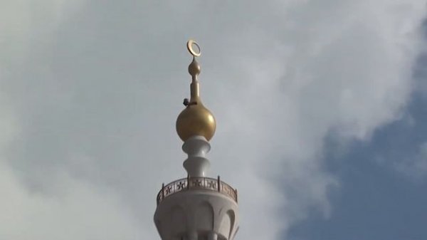 Sheikh Zayed Grand Mosque Abu Dhabi tomb of the Sheikh