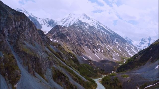 Awesome relaxing music for sleep with Caucasian nature смотреть онлайн