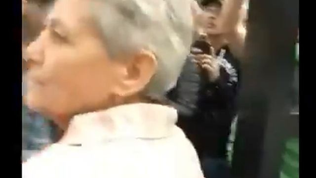 у Рады депутата Журавского бросили в мусорный бак смотреть онлайн