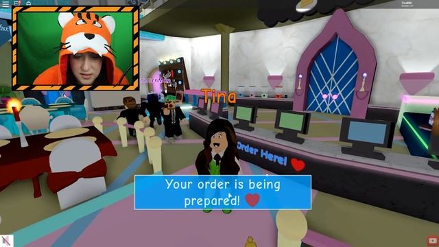 Roblox Royale High - BECOMING POOR !? (Roblox Roleplay) смотреть онлайн