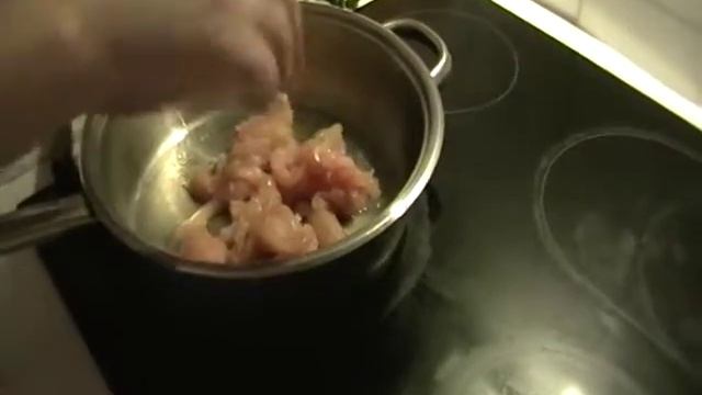 Азиатская кухня(Стир-фрай с курицей и рисовой лапшой) смотреть онлайн