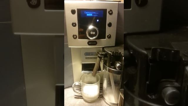 ekspres DeLonghi ESAM5500 Perfecta смотреть онлайн