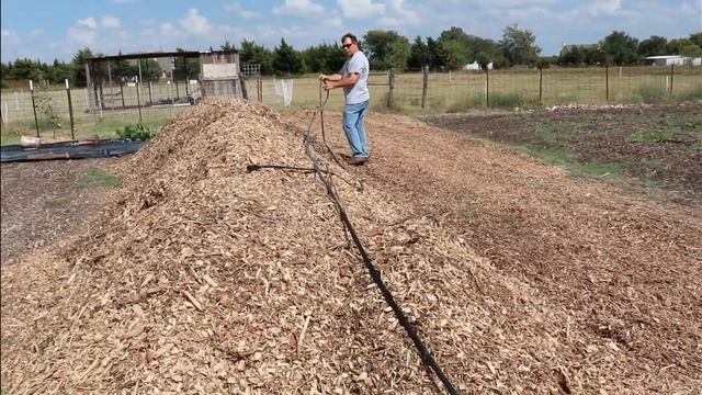 Making Liquid Fertilizer From A Biopod Composter смотреть онлайн