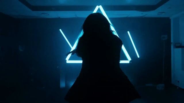 T A T U Полчаса Maxun Remix смотреть онлайн