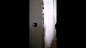 Как сделать наружный(внешний) угол Штукатурка стены по маякам,работа правилом и шпателем