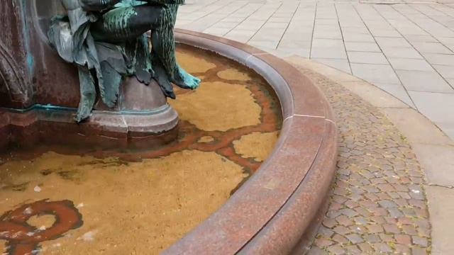 Гамбург, мэрия. Атриум. Прекрасный фонтан смотреть онлайн