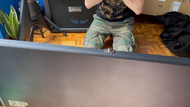 ESP E-II SV Limited Edition Satin Neck (Unboxing & First sounds) смотреть онлайн