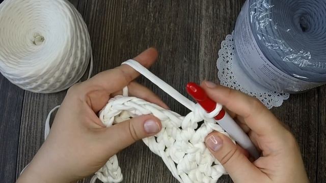 Научиться ВЯЗАТЬ КРЮЧКОМ. Вязание крючком для начинающих. Урок №4. Столбик c накидом. смотреть онлайн