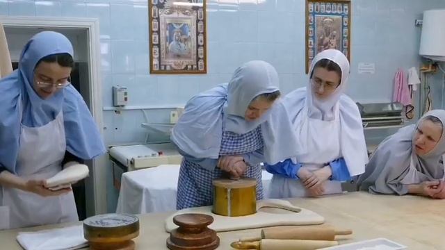 Пасхальный Хлеб. Выпечка артосов в Серафимо - дивеевском монастыре. смотреть онлайн