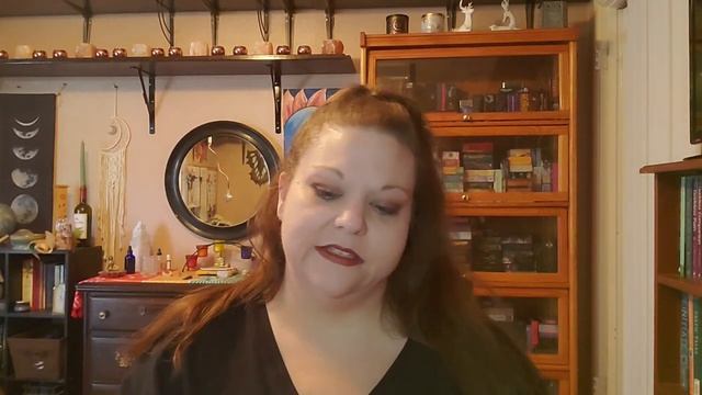 Favorite Winter Decks : Tarot and Oracle (Vlogstice Day 5) смотреть онлайн