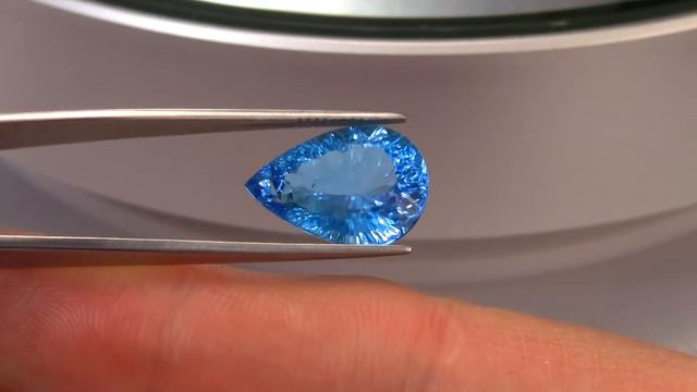 Природный камень топаз. Цвет - Swiss blue. Narural blue topaz. смотреть онлайн