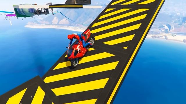 الأبطال الخارقين على دراجة نارية على ج - Superheroes on a motorcycle ride on the bridge of spiderma смотреть онлайн