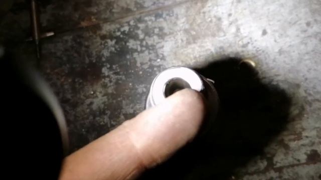 Вытаскиваю застрявшую гильзу из матрицы Вайгач 223рем. смотреть онлайн