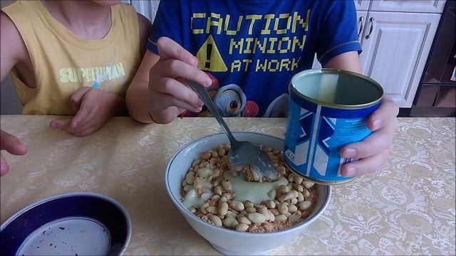 Домашний Сникерс ? вкуснятина без выпечки! ? Сладкая колбаска из печенья с арахисом и сгущенкой смотреть онлайн