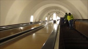 Станция метро "Площадь Александра Невского"