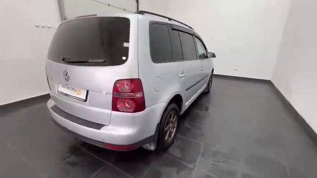 VOLKSWAGEN TOURAN '2006 смотреть онлайн