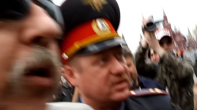 Полицейский забывший прочитать закон о полиции смотреть онлайн