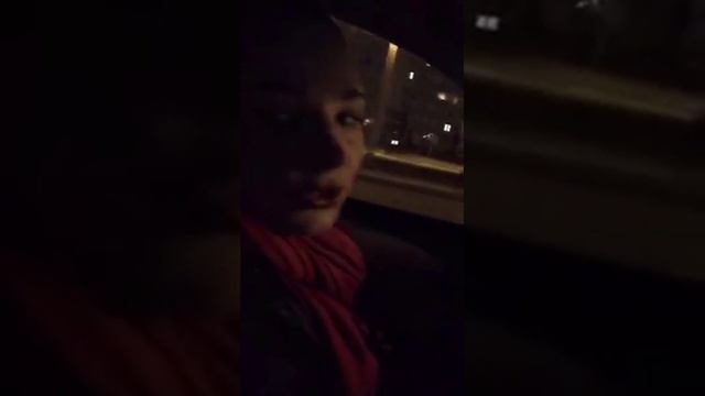 За рулем девушка поет!)))😺😺😺 смотреть онлайн