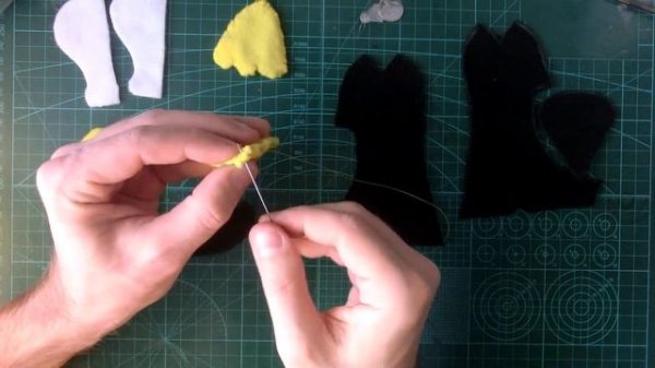 Linux Tux Penguin diy - Free sewing pattern from free-penguin.org