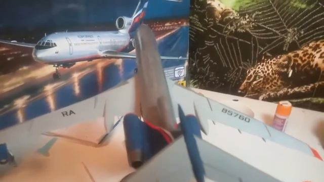 Обзор готовой модели самолета ТУ-154М 1/144 "Звезда" ! смотреть онлайн