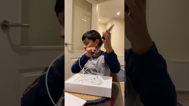 Yeni Ipad Air Kutu Acilisi смотреть онлайн