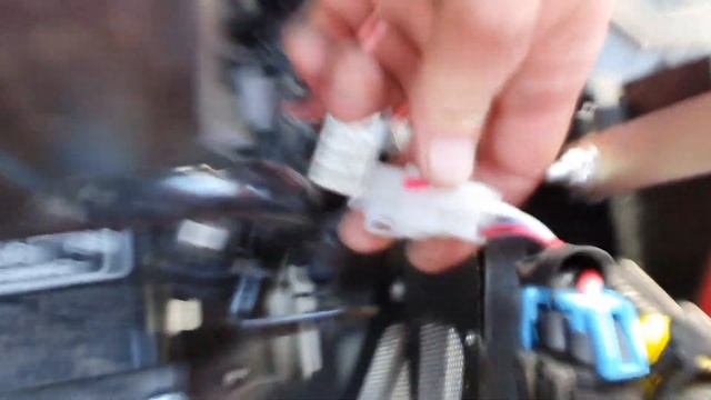 How to access your battery on the Mahindra 1626 смотреть онлайн