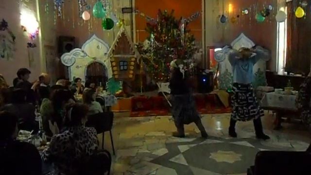 Калининский СДК. Новогодний корпоратив - 2015. сценка "Не фреш герл." смотреть онлайн
