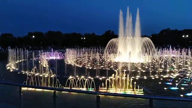 Самый большой фонтан в Москве. Царицыно. смотреть онлайн