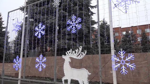 В Сердобске установлена главная ёлка смотреть онлайн