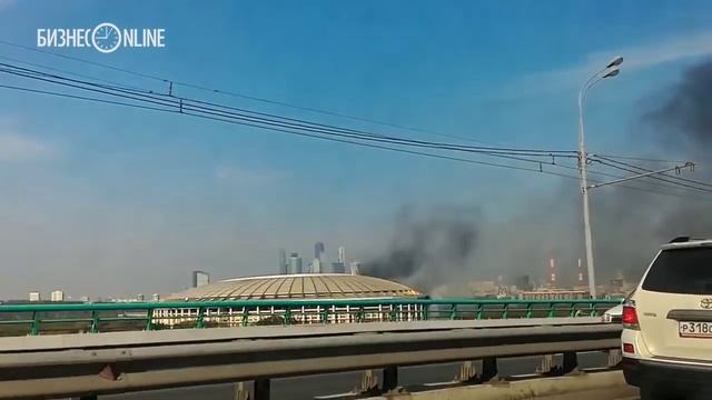 В Москве загорелся стадион "Лужники" смотреть онлайн