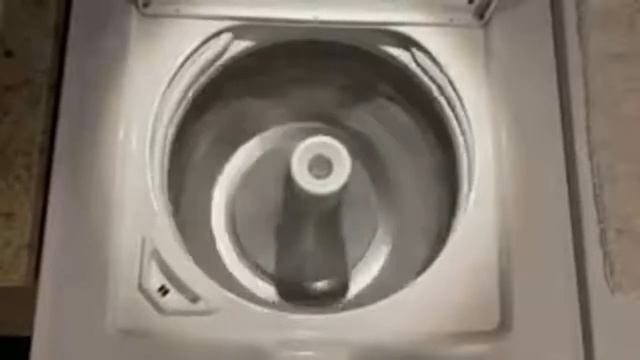 Laundry day with the Speed Queen TC5! (Small Whites Load) смотреть онлайн