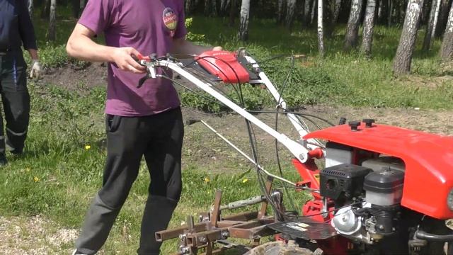 Мотоблок Shtenli 1900 в работе с самодельной бороной. смотреть онлайн
