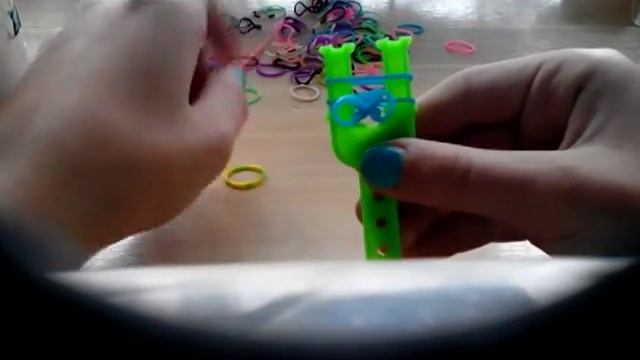 БРАСЛЕТЫ ДЛЯ НАЧИНАЮЩИХ♥♥БРАСЛЕТ "Косичка"♦Liza Love♥ смотреть онлайн