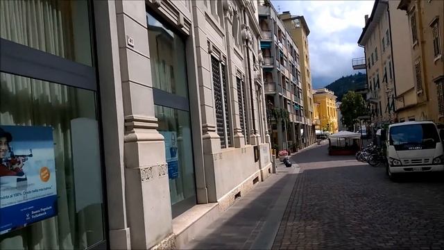 Passeio em Rovereto, Italia смотреть онлайн