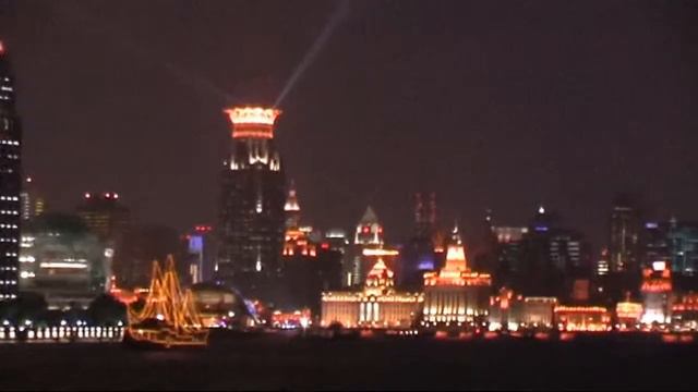 Night view of Shanghai from the ship China Ночной Шанхай Экскурсия на корабле смотреть онлайн