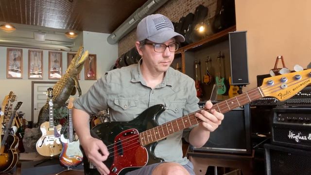 1978 Fender Musicmaster Short Scale Bass Demo смотреть онлайн