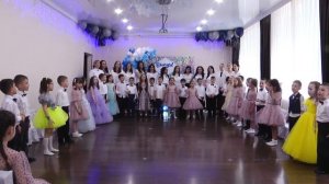 Песня "Выросли" исполняют выпускники с родителями,  муз. Е  Фирсова 2021г.