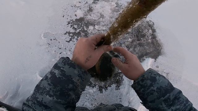 Три дня на рыбалке \ Счастье в рыбацкой избе \ Часть 1 \ Долгожданные морозы \ 28.11.20 смотреть онлайн