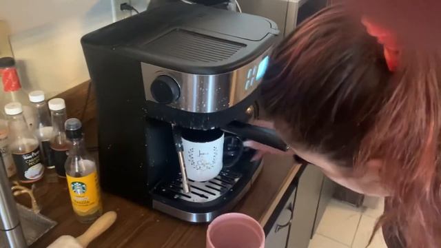 Cappuccino on #bellaproseries our Bella Pro Series! Excuse the camera work ? and I’m in pjs ? смотреть онлайн
