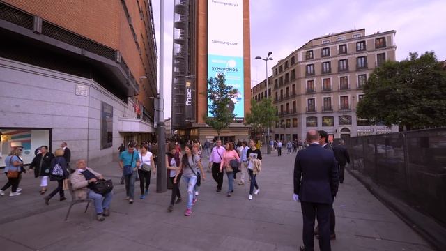 La Gran Vía, Plaza de España, Music at Puerta Del Sol - Madrid смотреть онлайн