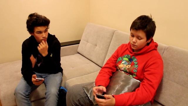 "IOS vs Android" - Разговор пользователей смотреть онлайн