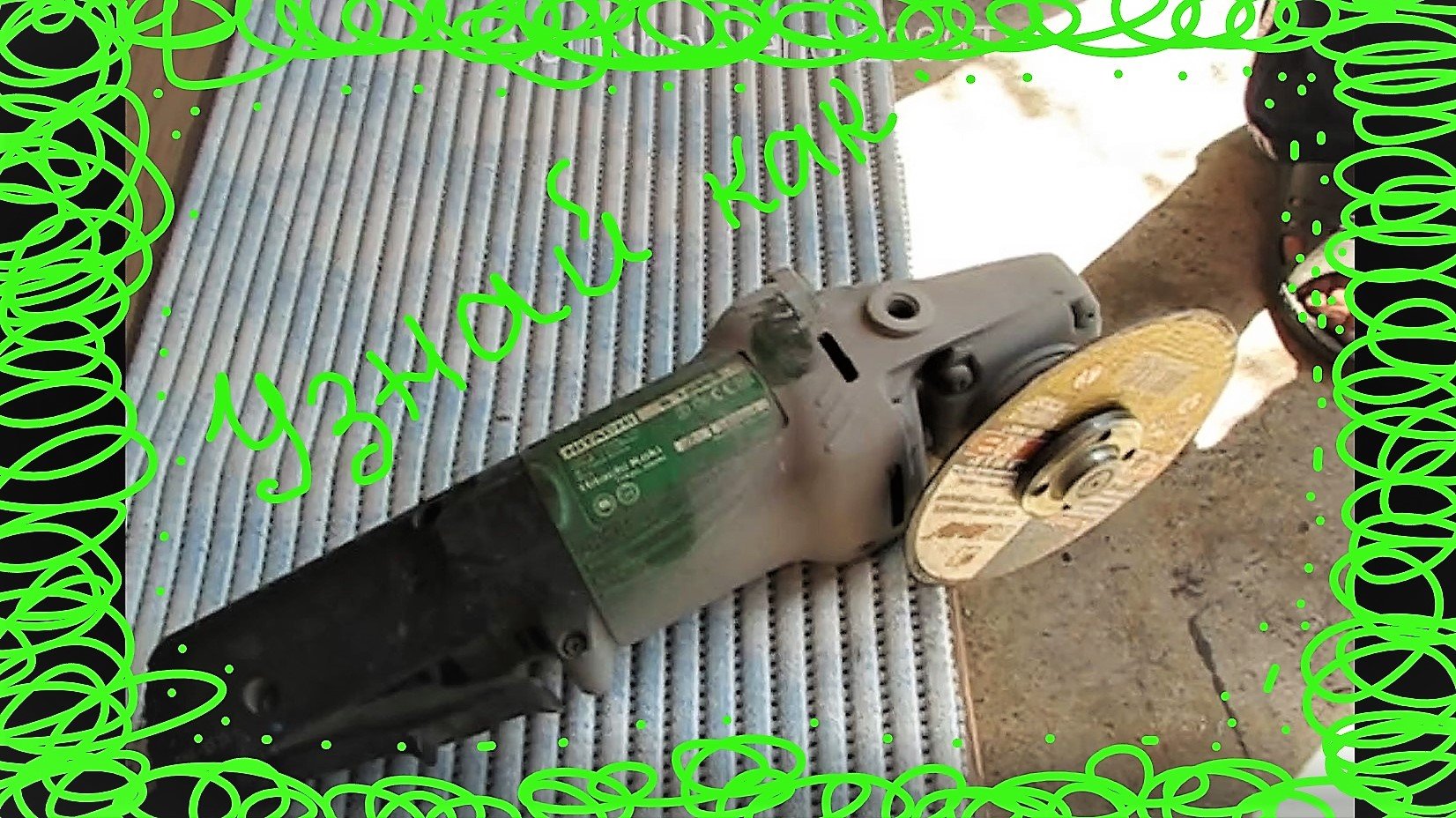 Болгарка как работает, как включить. Как разрезать пластиковую трубу смотреть онлайн