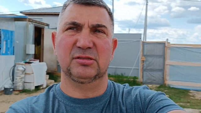 Продолжаем укладку блока и кирпича. Прошло 2 дня приехал на стройку посмотреть что изменилось.