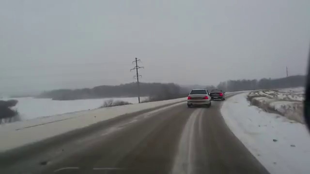Занесло на скользкой трассе смотреть онлайн