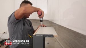 Установка выкатного металлического ящика