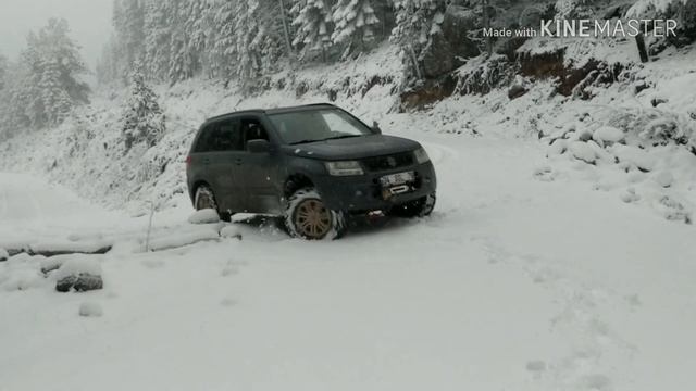 First Snow Of Season. 2 Inch Lifted Suzuki Grand Vitara 2006. 245 75r16 Mudterrain Altenzo Tires