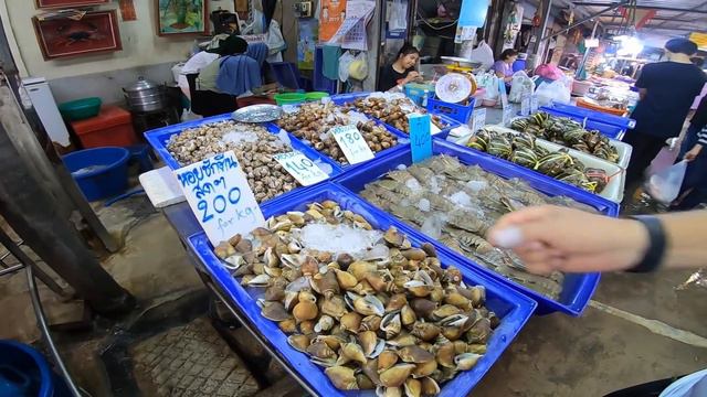 Timsah Eti YIYORLAR, Degisik Yaratiklar TAYLAND PATTAYA ~100
