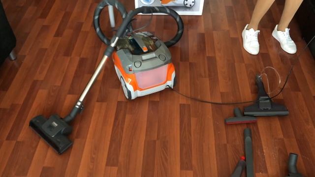 Unboxing vysávača THOMAS AQUA+ Pet & Family Plus смотреть онлайн