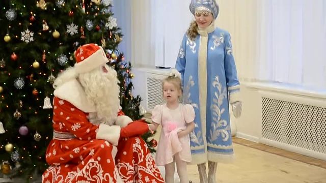 Первый утренник Сони и первый стих для Деда Мороза смотреть онлайн