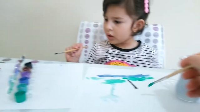 Рисуем вместе с Дашей! Miss Derya vs мамы!? Выбираем, чей рисунок лучше??? пишите в комментариях смотреть онлайн